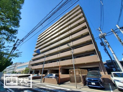 【アルファライフ栗林駅北の建物外観】