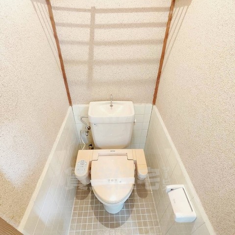 【中勍荘のトイレ】
