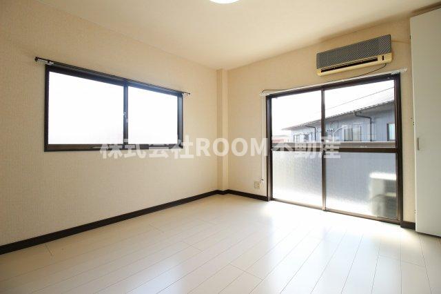 居室・リビング　ゆったり過ごせる居間です