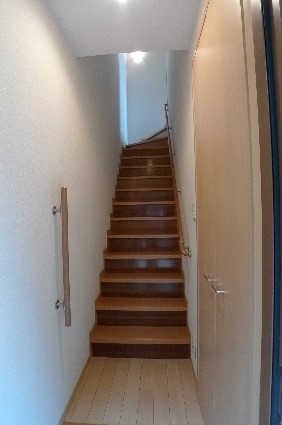 コンフィデンス南荻の玄関写真