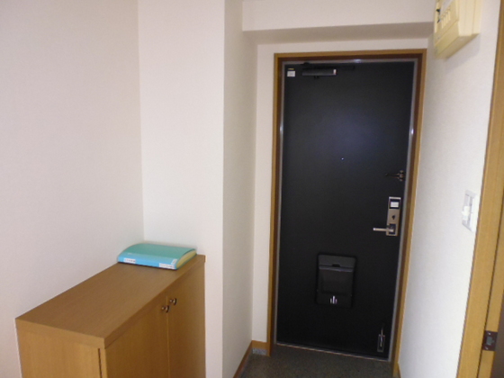 玄関　※別室の写真を使用しております※