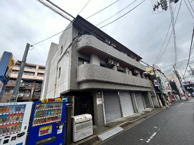 山路ハイツの建物外観