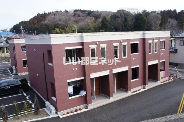 鹿沼市西鹿沼町のアパートの建物外観