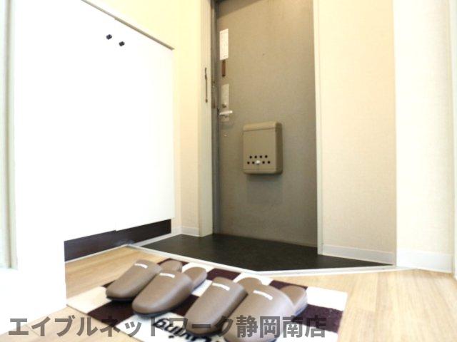 玄関　落ち着いた玄関です