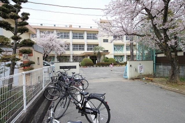 【リガーレ大和1番館の小学校】