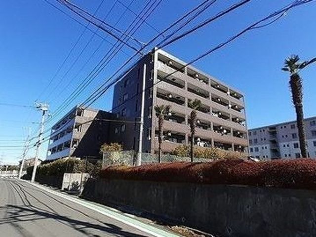 横浜市泉区和泉町のマンションの建物外観