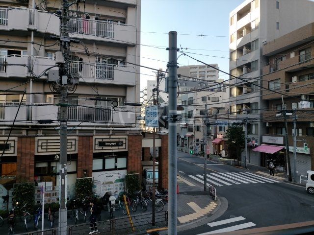 【台東区東上野のマンションのスーパー】