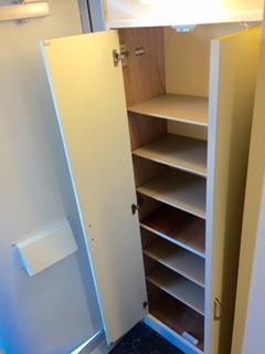 玄関　同タイプ部屋の写真となり設備等は現況と異なる場合があります。