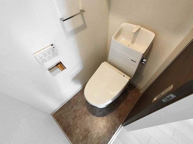 近鉄南大阪線 古市駅 徒歩9分 3階建 築4年のトイレ写真