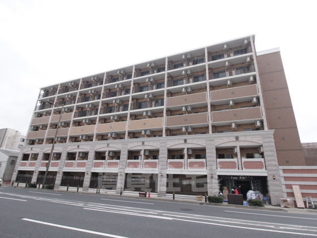 【京都市南区吉祥院三ノ宮西町のマンションの建物外観】