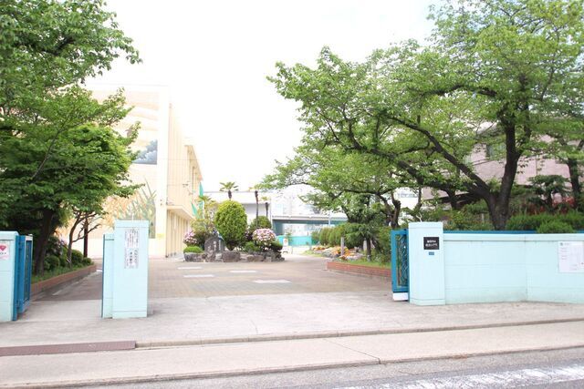 【S-RESIDENCE堀田beauteの小学校】