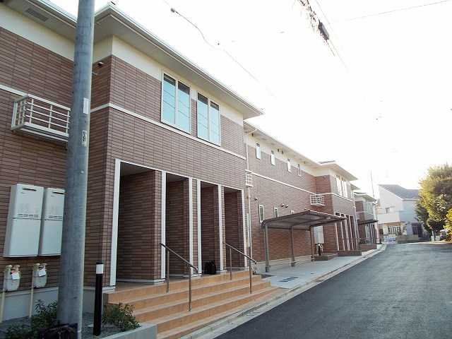 町田市金井ヶ丘のアパートの建物外観