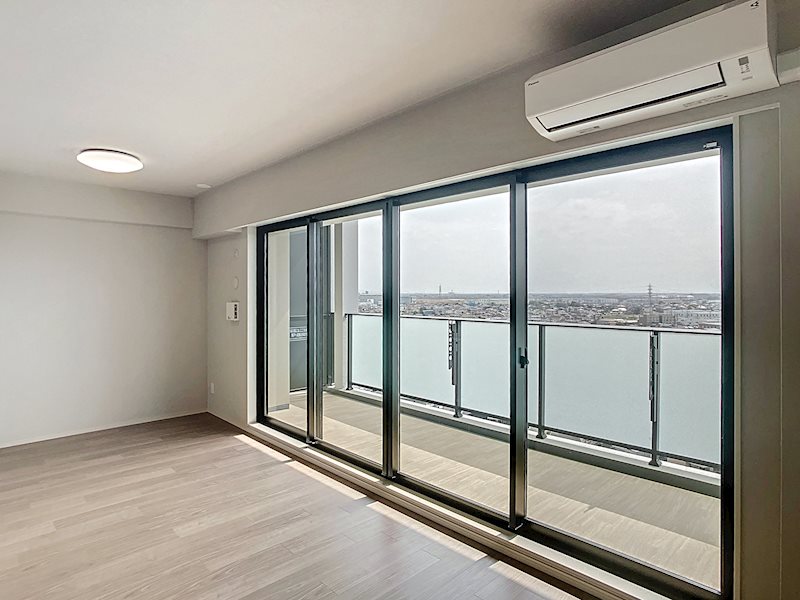 居室・リビング　広々としたリビング