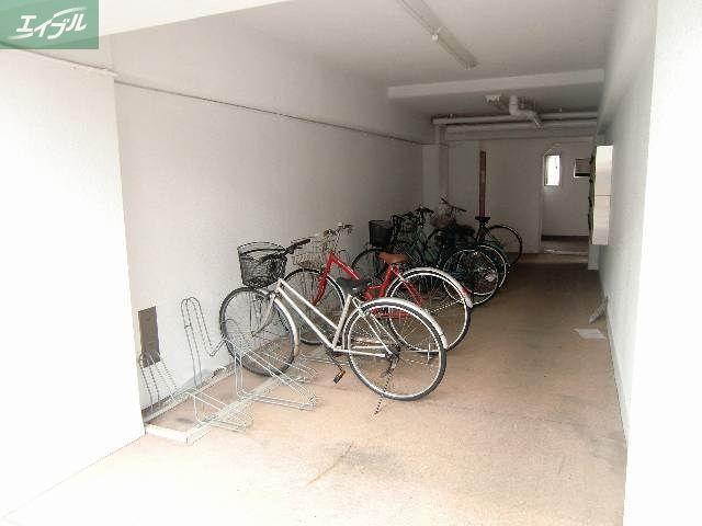 エントランス　駐輪場