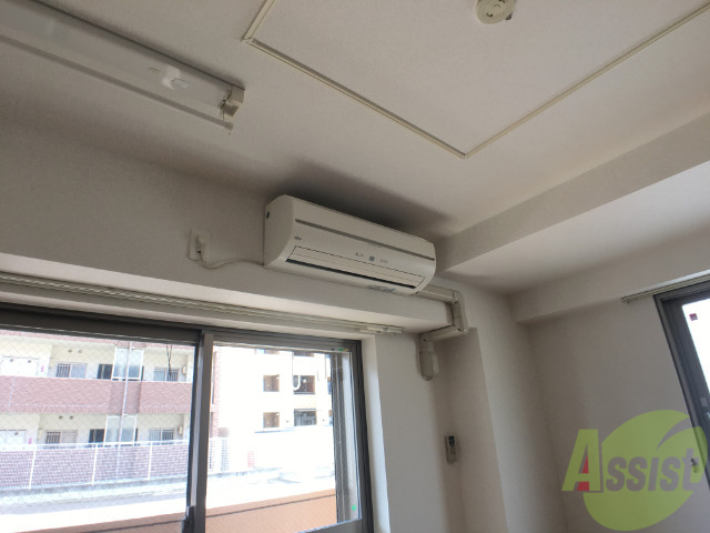 その他設備　エアコンが付いていました。この時代には欠かせない設備ですね。