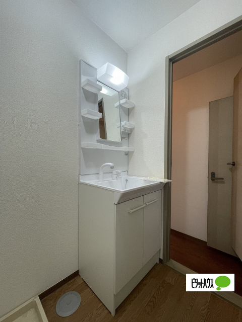 洗面設備　他のお部屋のお写真です