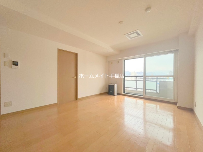 居室・リビング　明るく広々リビングスペース♪