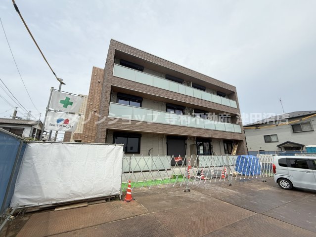 トラストメゾンしらぎくの建物外観