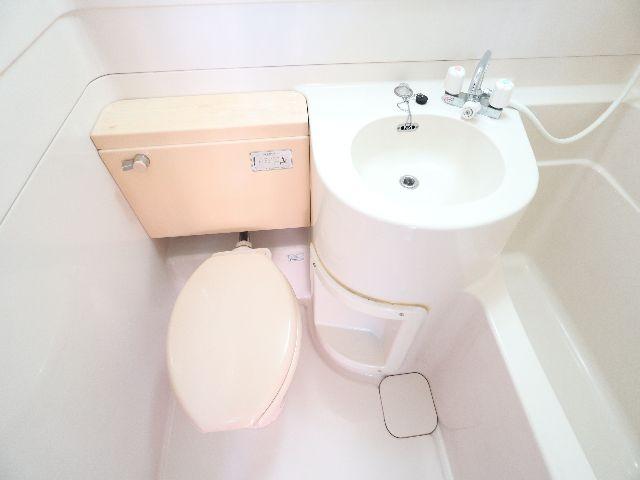 トイレ　清潔感のあるトイレです
