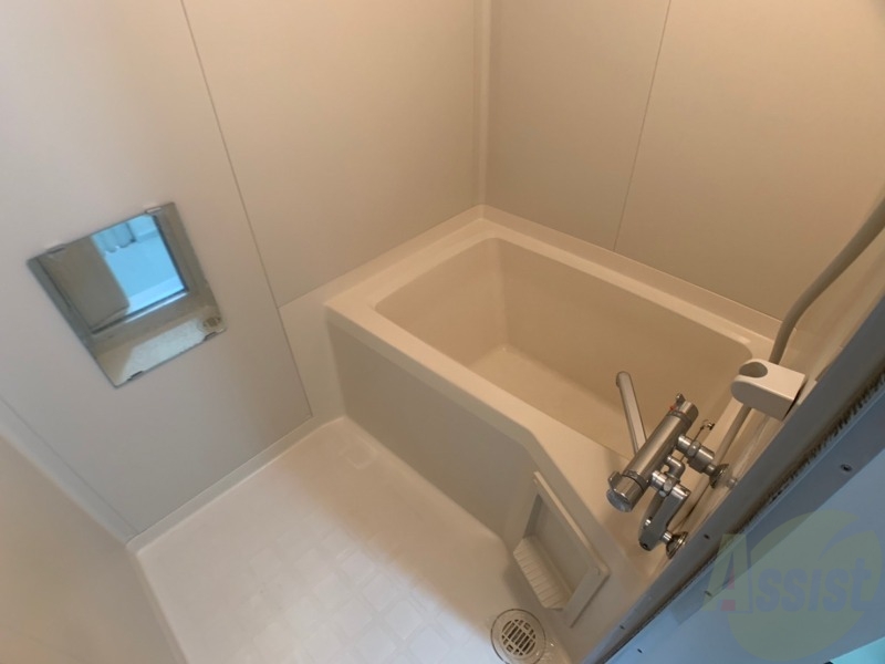 バス・シャワールーム　お風呂になります。一日の疲れを癒してくださいね。