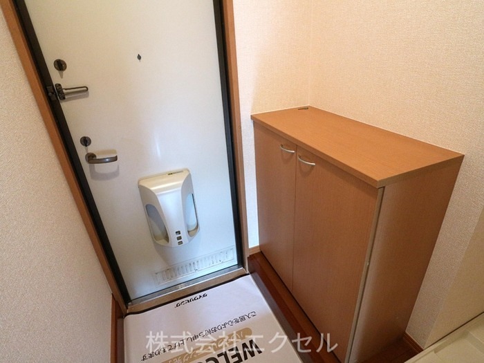 玄関　シューズBOX完備の玄関です。