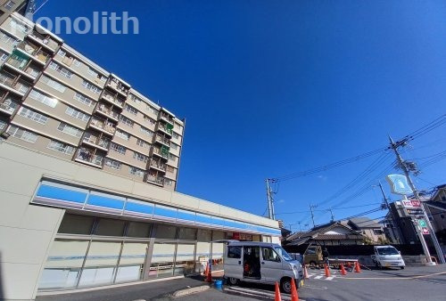 コンビニ　ローソン JR東岸和田駅前店（コンビニ）まで523m