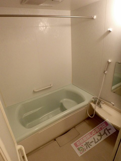 バス・シャワールーム　１坪サイズの大きいバスルームです♪