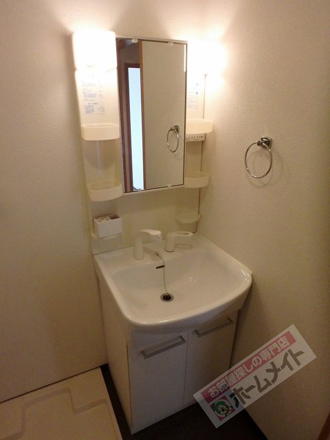 洗面設備　朝シャンもできちゃうシャンプードレッサー♪