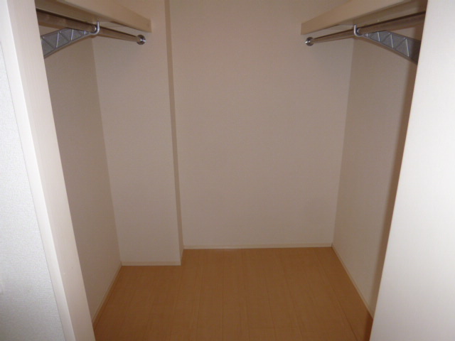 収納　ウォークインクローゼット