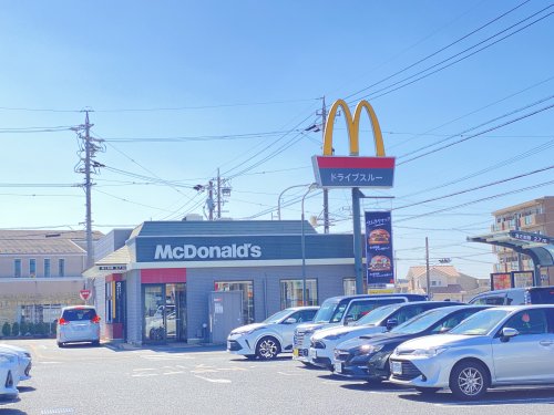 飲食店　マクドナルド三好弁財店（飲食店）まで261m