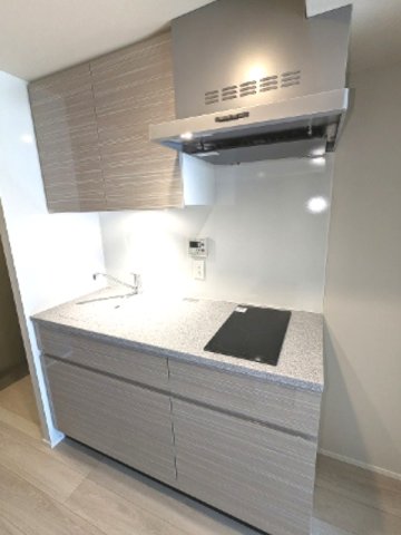 キッチン　2口IHコンロシステムキッチン、広々のシンクです