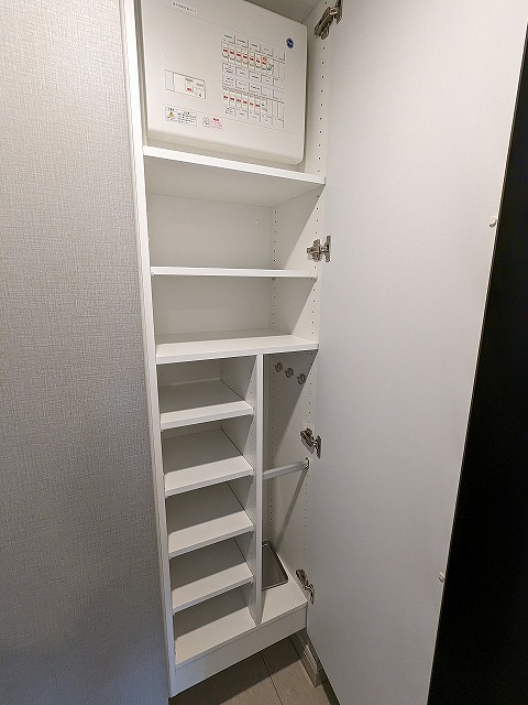 玄関　傘入付収納豊富なトールタイプのシューズＢＯＸ、人感センサー付