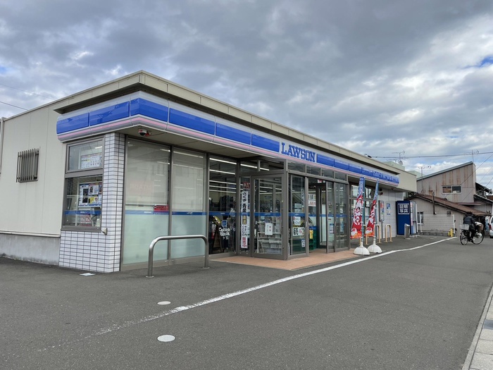 コンビニ　ローソン岩沼松ヶ丘店（コンビニ）まで800m
