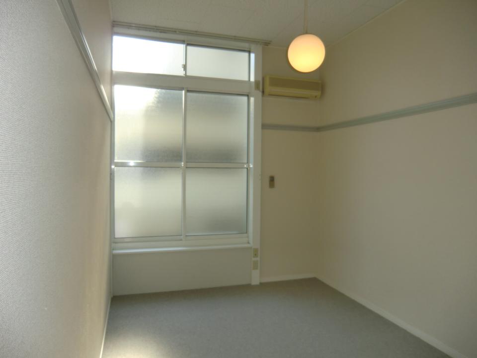 居室・リビング　同タイプ物件の為、形状や間取寸法、色調等が実際とは異なります