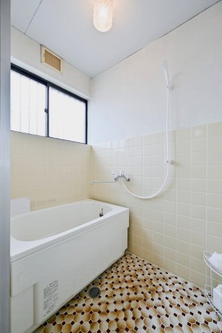 バス・シャワールーム　浴槽もリフォームしたばかりで気持ちいいです