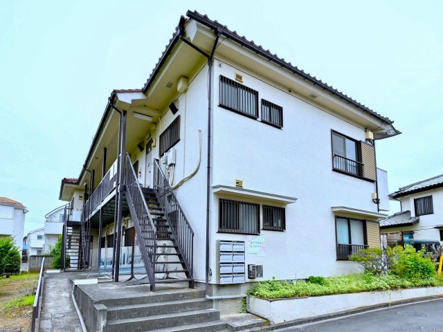 建物外観　どことなく懐かしい、静かな落ち着いた環境です