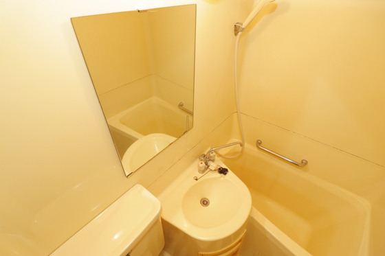 洗面設備　※別号室の写真です