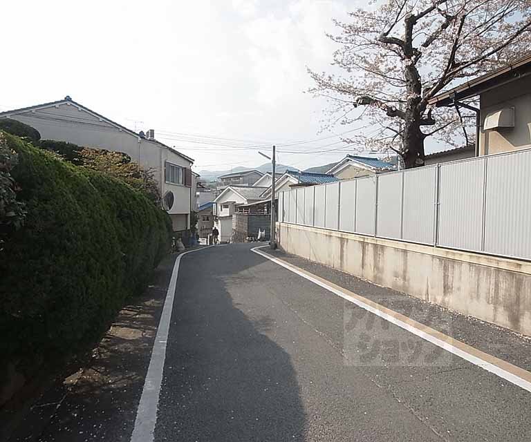 その他　前面道路です。