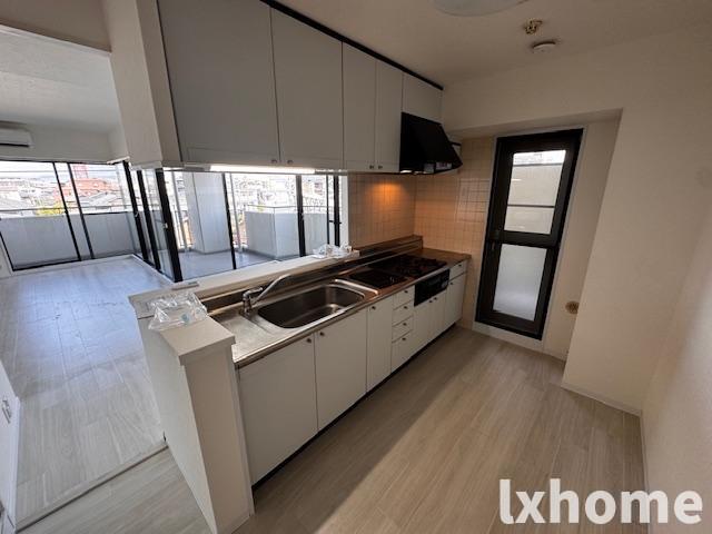 キッチン　コンパクトなキッチンで掃除もラクラク