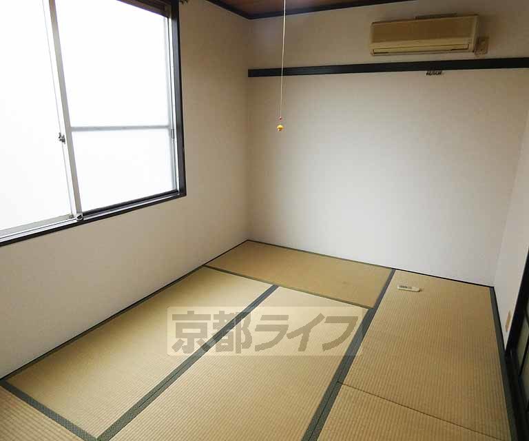 居室・リビング　シンプルなお部屋です。