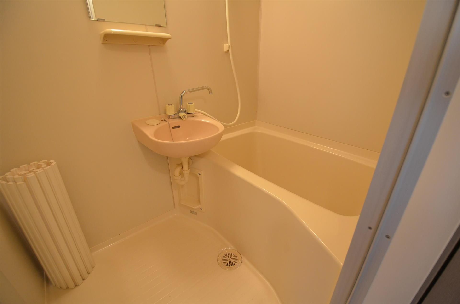 バス・シャワールーム　ホワイトメゾン百合