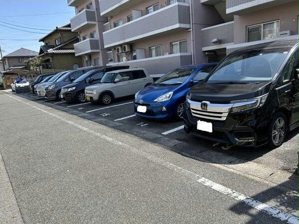 駐車場　駐車場
