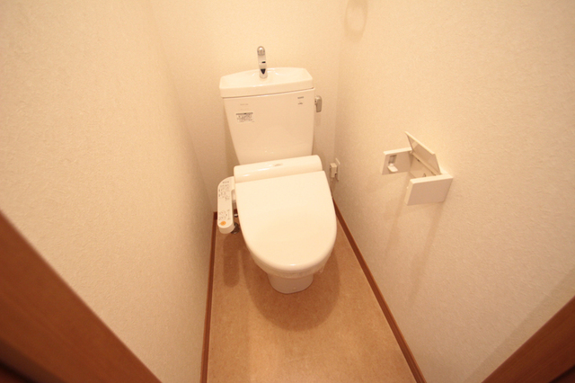 トイレ　※ほかの号室のお写真です