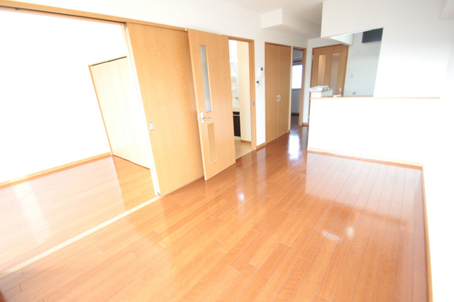 居室・リビング　※ほかの号室のお写真です