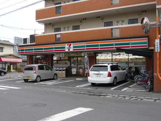 コンビニ　セブンイレブン祇園３丁目店（コンビニ）まで1700m