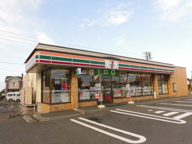 コンビニ　セブンイレブン千歳富士4丁目店（コンビニ）まで661m