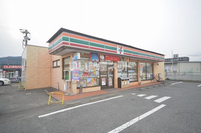 コンビニ　セブンイレブン朽網店（コンビニ）まで500m