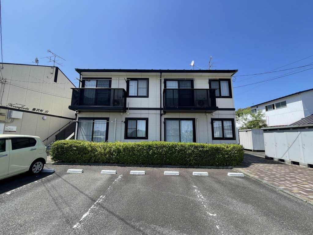 建物外観　駐車場