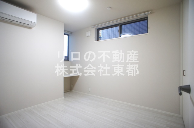 その他　室内は落ち着いた温もりを感じるフローリングです☆