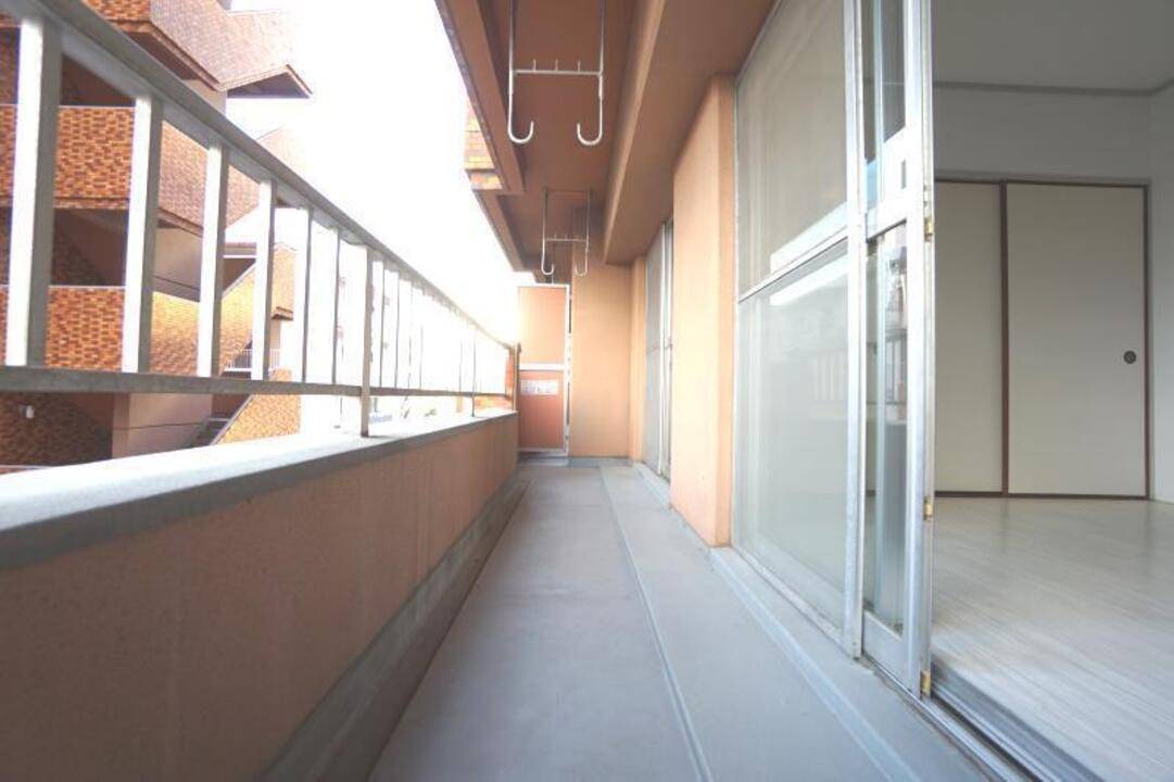 バルコニー　バルコニー